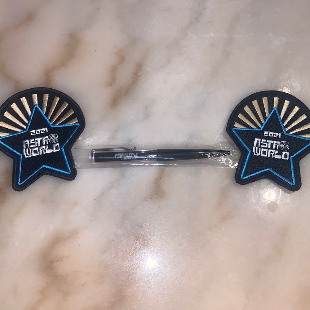 Combo 2 Astroworld patches and a Astroworld pen
